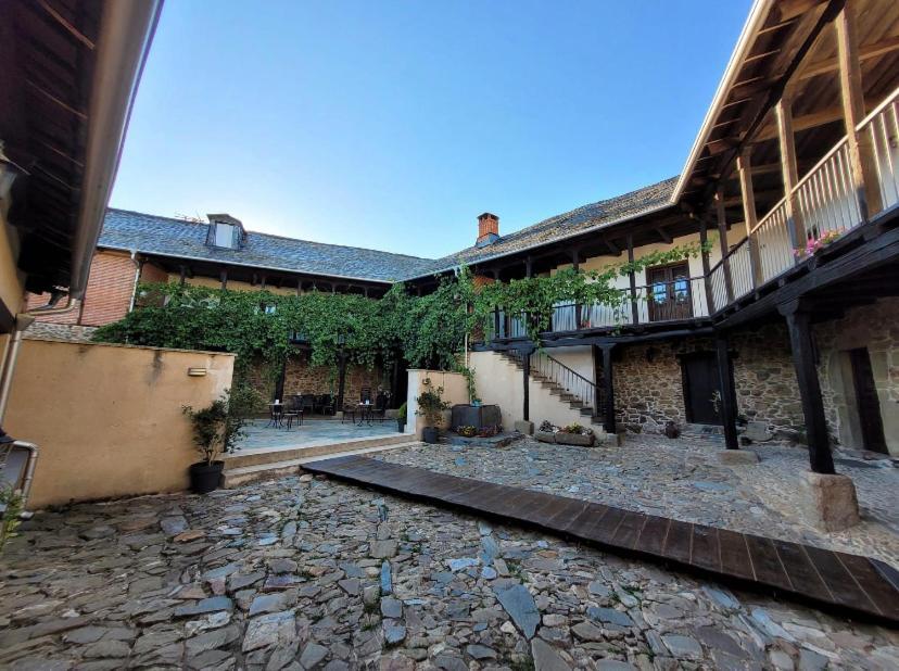 La Casa Grande Del Valle El Valle (Castile and Leon)